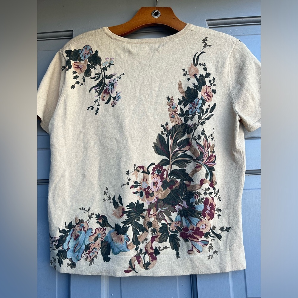 Jones New York size M gorgeous floral short sleeve top in neutral‎ colors - Picture 7 of 7